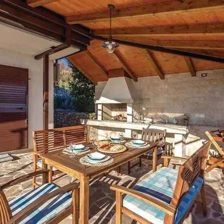 Holiday Home Brsec Nyaraló *