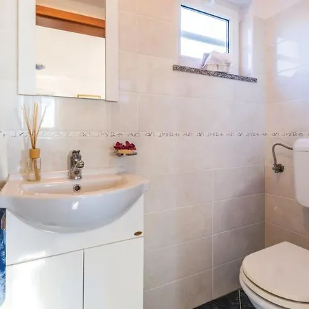 Nyaraló Holiday Home Brsec