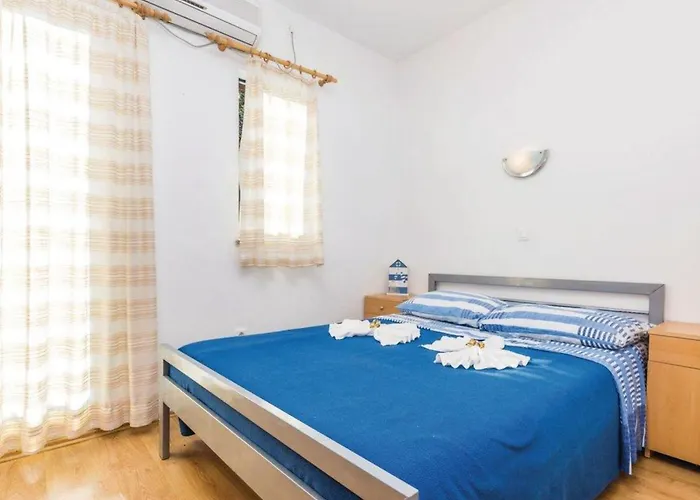 Holiday Home Brsec 別荘 *