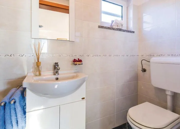 別荘 Holiday Home Brsec